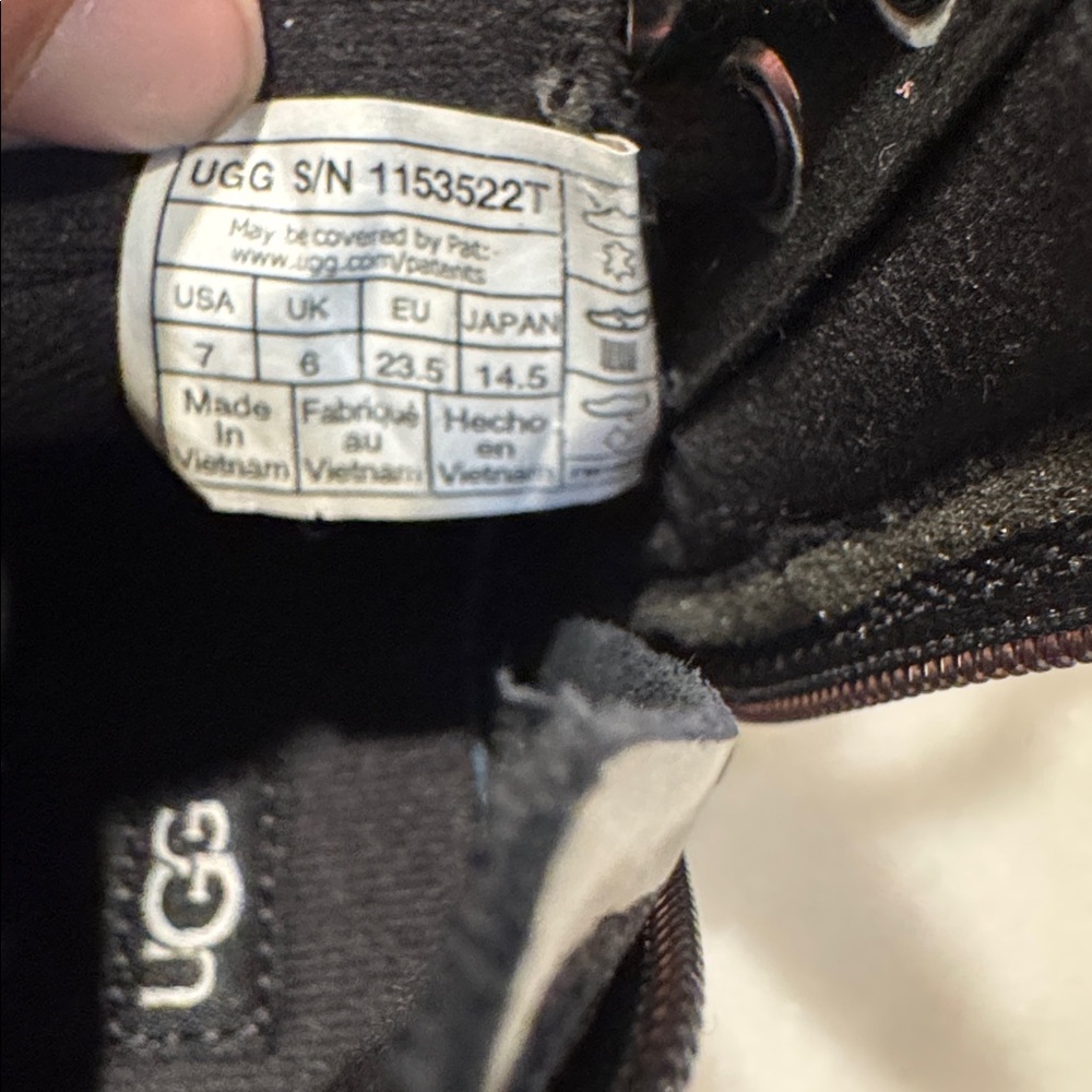 UGG - Picture 6 of 7